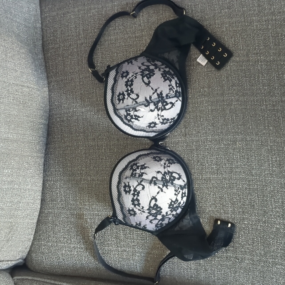 Victoria's Secret Very Sexy 32DD Bra